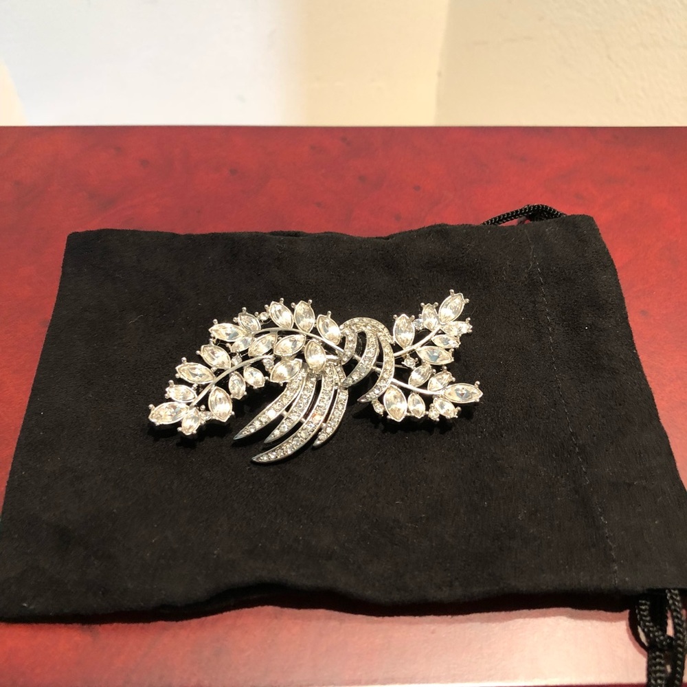 Vintage Monet Brooch in Silver with rhinestones